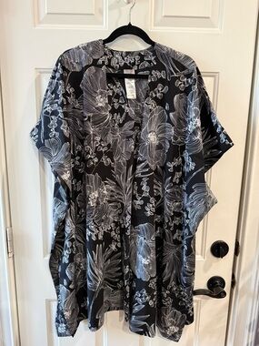 Chico's Black and White Floral Kimono
